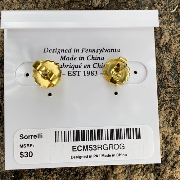 Sorrelli Rose Garden Rose Gold Stud Earrings NWT - Picture 6 of 6